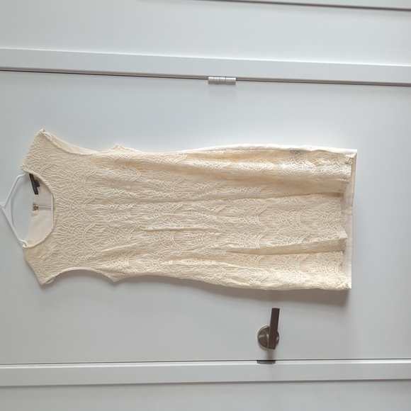 Suzy shier cream lace dress size medium - Picture 1 of 5